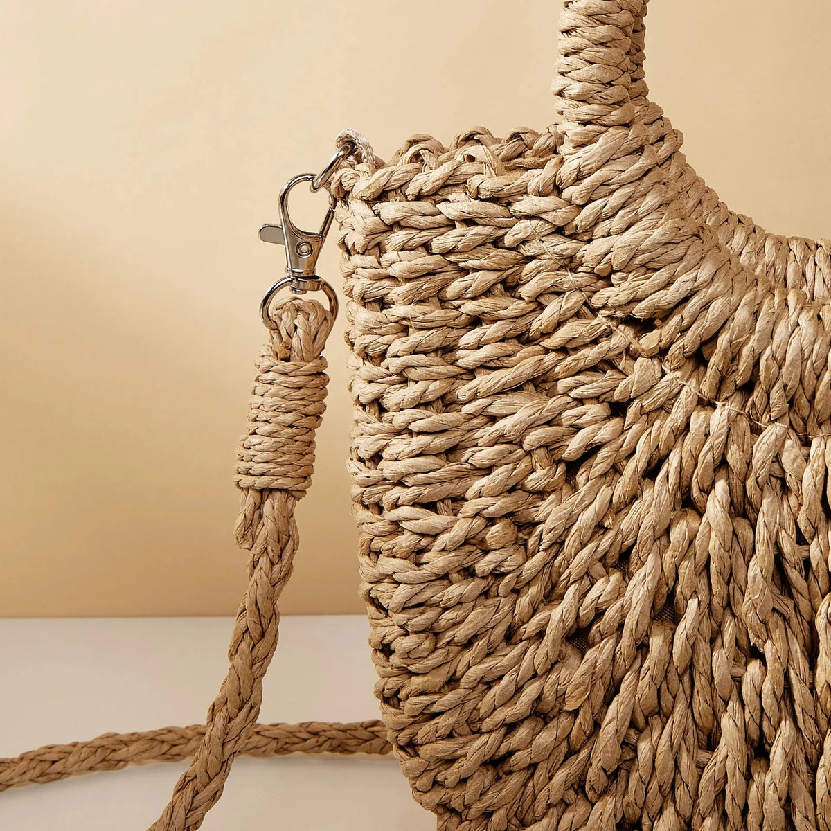 Straw bag woven