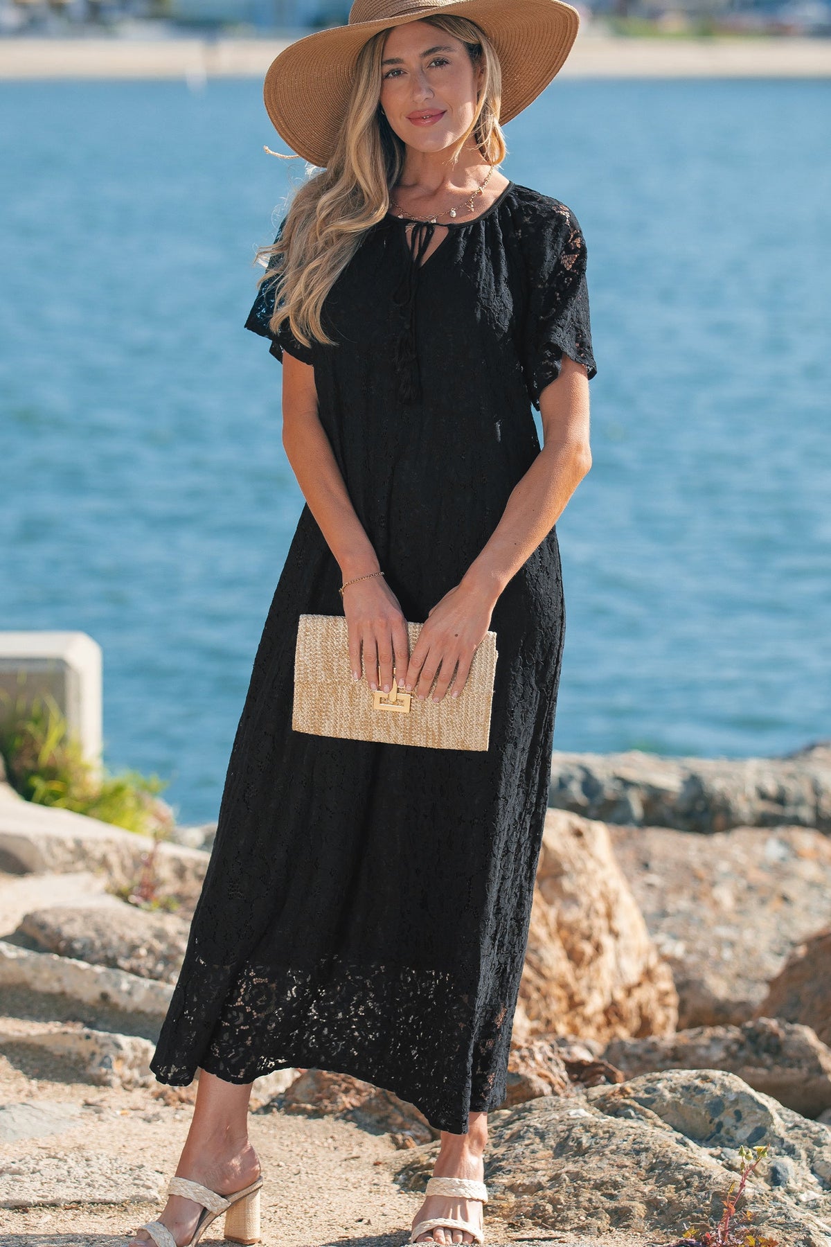 Flowy lace beach dress detail